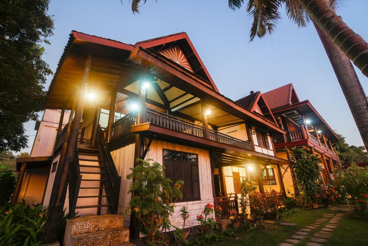 Kongmany Colonial House Hotel Muang Khong Exterior photo