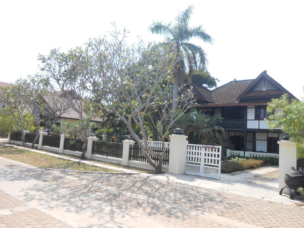 Kongmany Colonial House Hotel Muang Khong Exterior photo